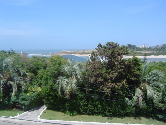 Hermosa casa moderna de la ruta al mar en La Barra